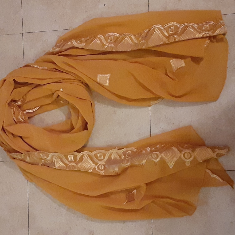 Beautiful shawl (new)